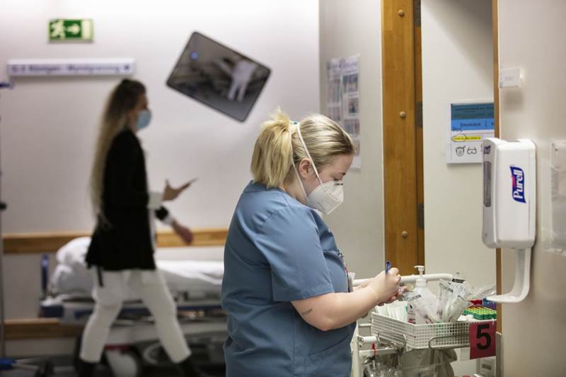 Frá farsóttanefnd um stöðuna í COVID á Landspítala 11. mars  - Endurskoðun verklagsreglna - Góður liðsauki og aukinn stuðningur